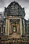 Angkor - Banteay Samre, West Gopura of the second enclosure, east (inner) side.